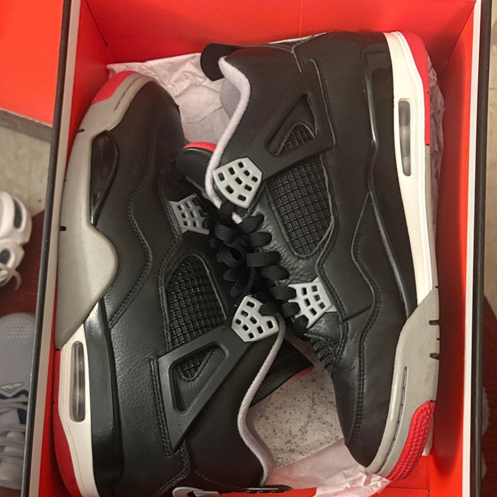 Nike Men's Black and Gray Sneakers with Red Accents